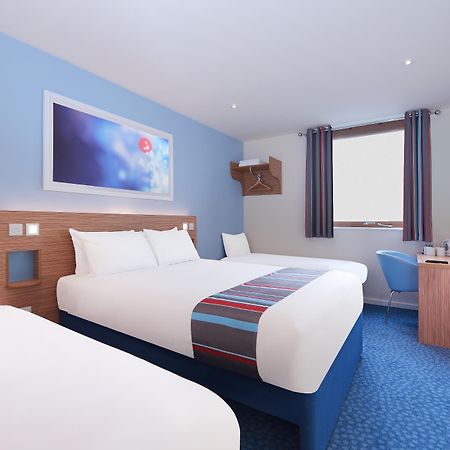 Ramada Encore Милтон-Кейнс Экстерьер фото
